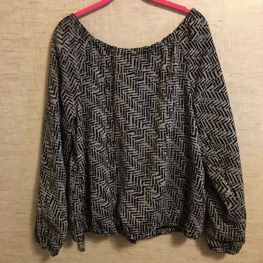 blouse - Picture 3 of 9